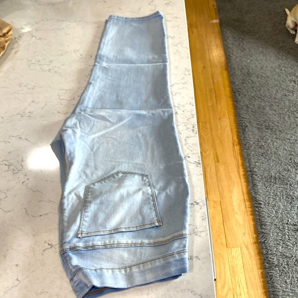 Lei Jean Bermuda Shorts - Picture 2 of 8